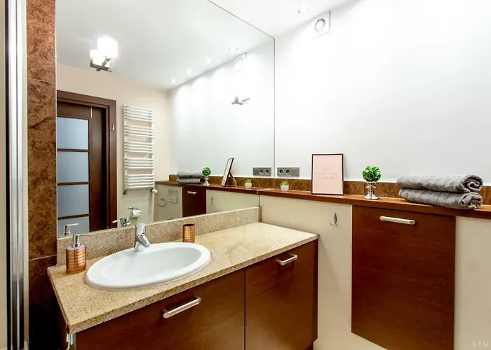 Clicktheflat Sienna Center * Warschau