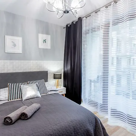 Clicktheflat Sienna Center * Warschau