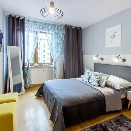 Clicktheflat Sienna Center Guest house